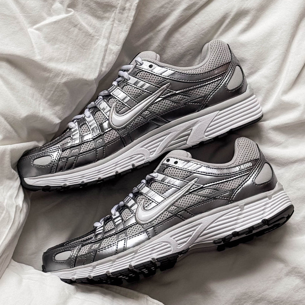 Nike Womans P-6000 Grey Fog / White / Metallic Cool Grey / Cool Grey - Maat 38